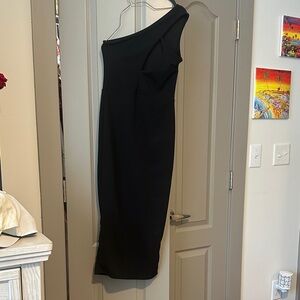 PrettyLittleThing Elegant Black One-Shoulder Dress
